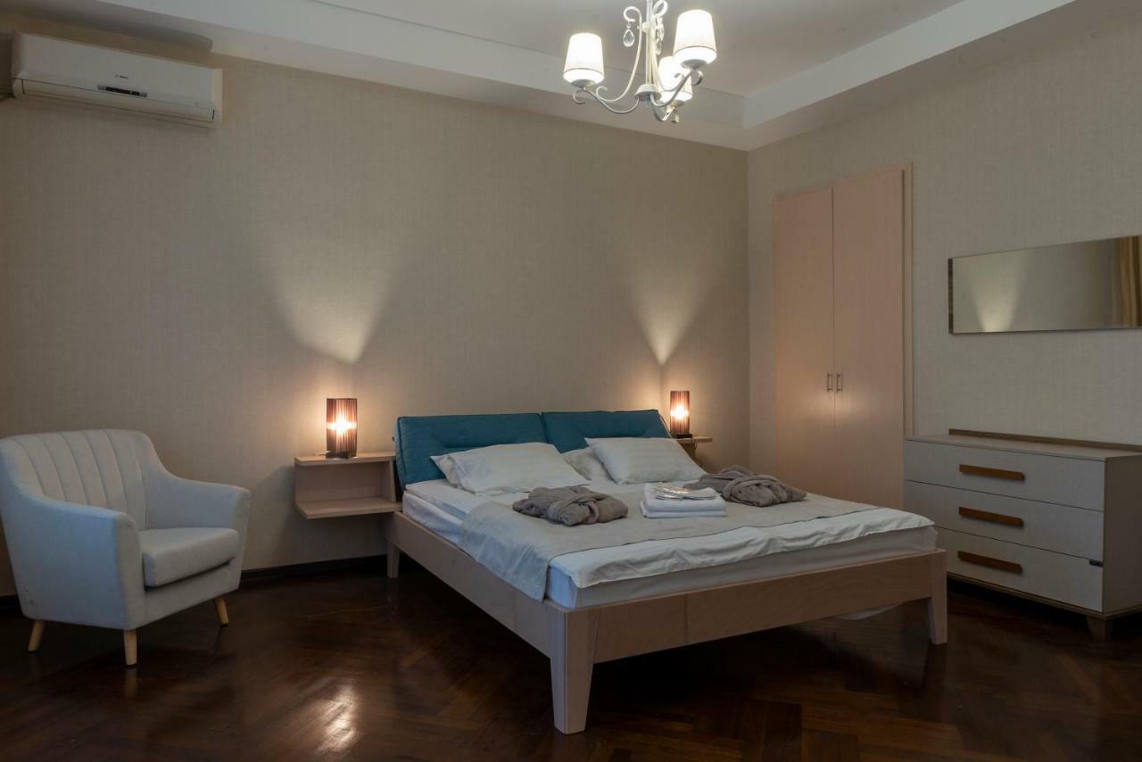 Golden Nugget Apartment Tbilissi Extérieur photo