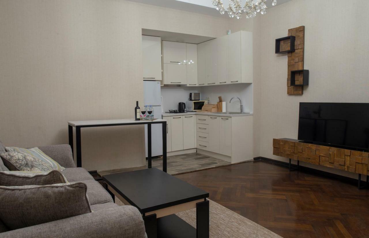 Golden Nugget Apartment Tbilissi Extérieur photo