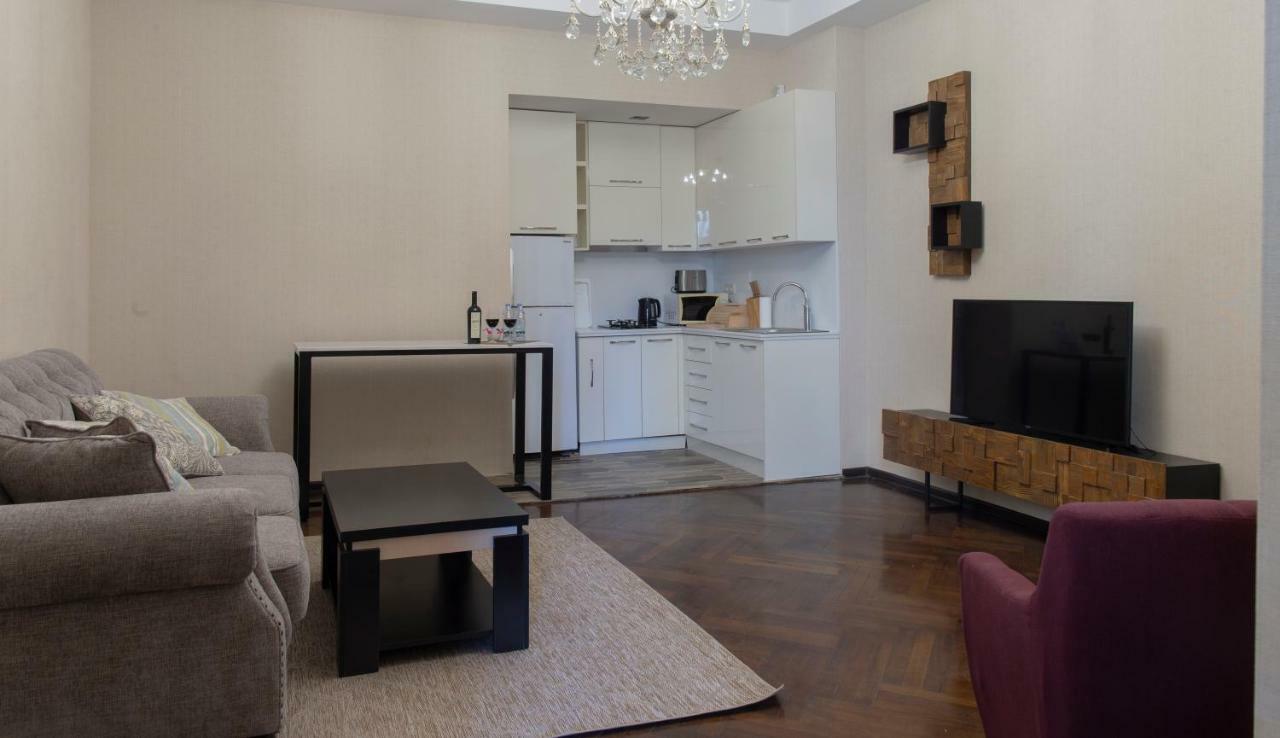 Golden Nugget Apartment Tbilissi Extérieur photo