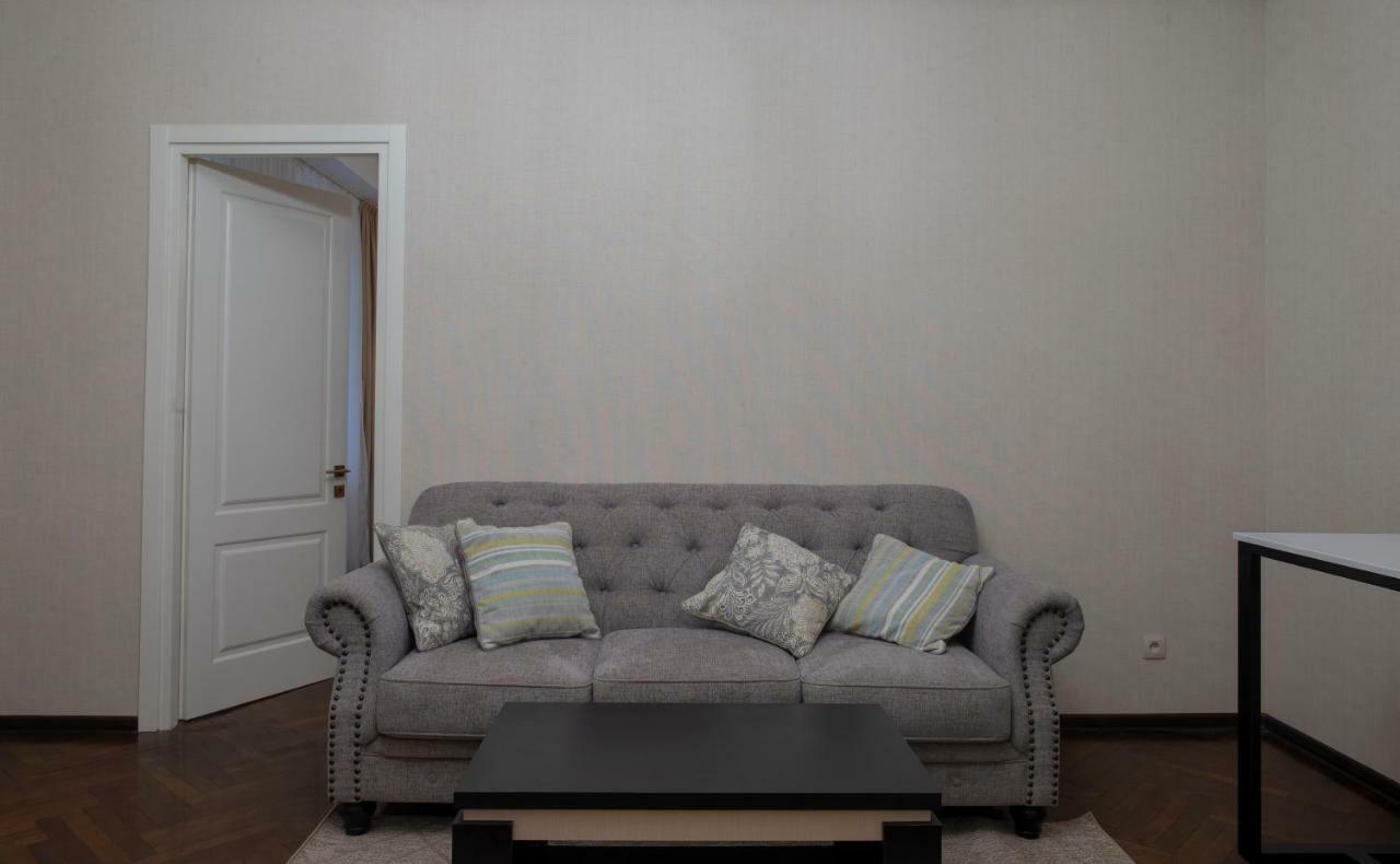 Golden Nugget Apartment Tbilissi Extérieur photo